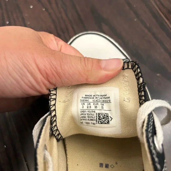 Converse Black Low Top Sneakers - Picture 8 of 8